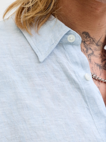 Coupe regular Chemise 'JPRBLALAWRENCE' JACK & JONES en bleu