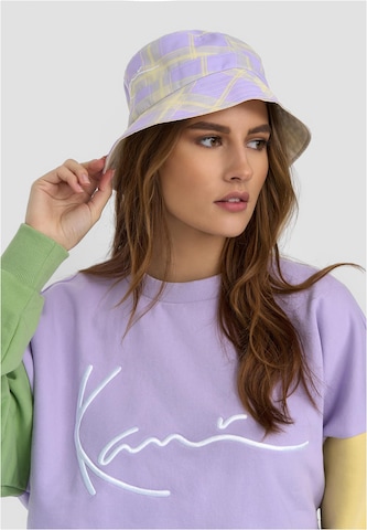 Chapeaux Karl Kani en violet : devant