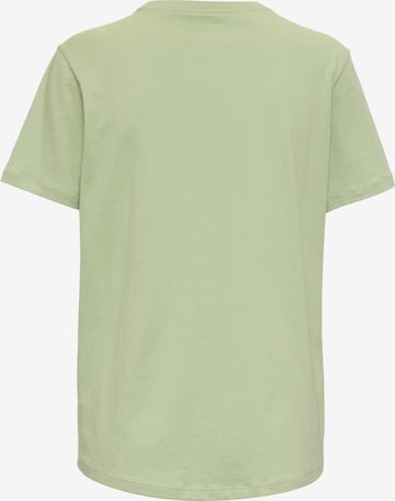 Nike Sportswear Skinny Fit Функционална тениска 'Essential' в зелено