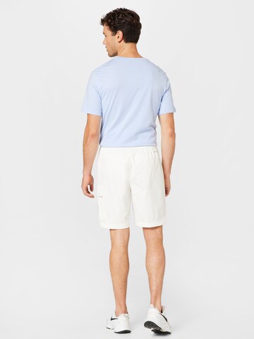 Nike Sportswear regular Παντελόνι σε λευκό