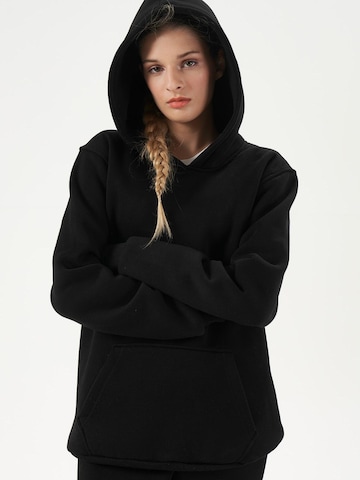 LOUIS LECLER Sweatshirt 'Nora' in Schwarz
