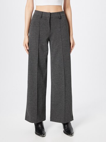 ICHI Wide leg Pleated Pants 'KATE' in Grey: front