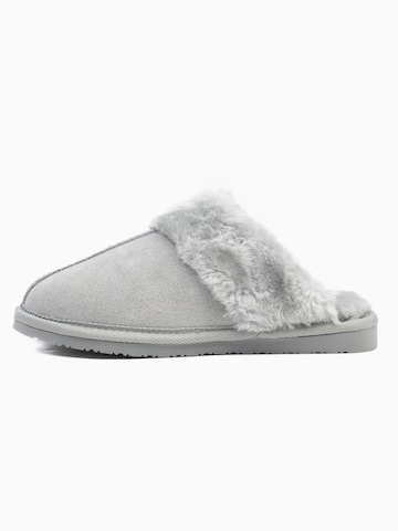 Pantoufle 'Chesney' Minnetonka en gris