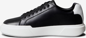 Baskets basses Calvin Klein Jeans en noir : devant