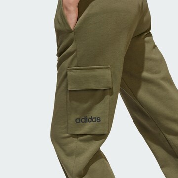 ADIDAS SPORTSWEAR Loosefit Sportbyxa 'Essentials' i grön