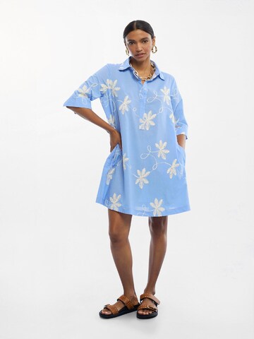 Lola Casademunt Blusekjole i blå