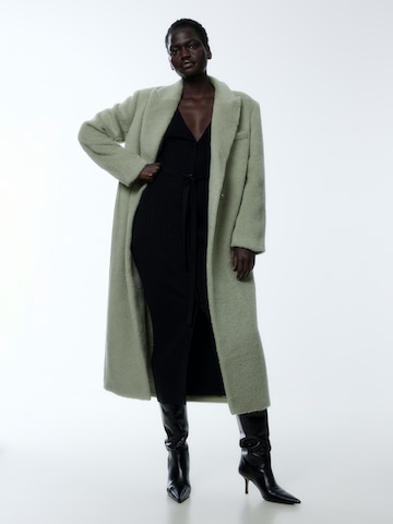 Manteau mi-saison 'Pua' EDITED en vert : devant