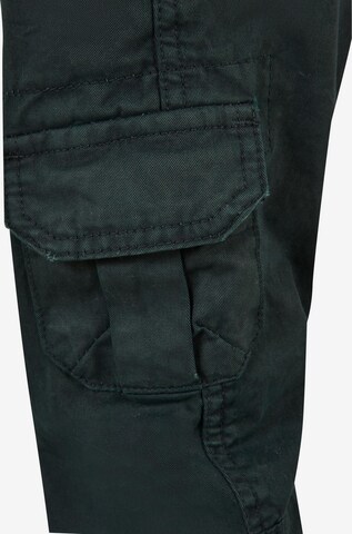 Tapered Pantaloni di Urban Classics in verde