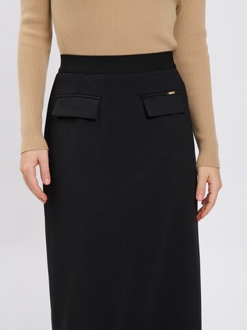 Influencer Skirt in Black