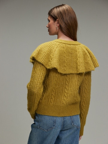 Next Плетена жилетка в жълто