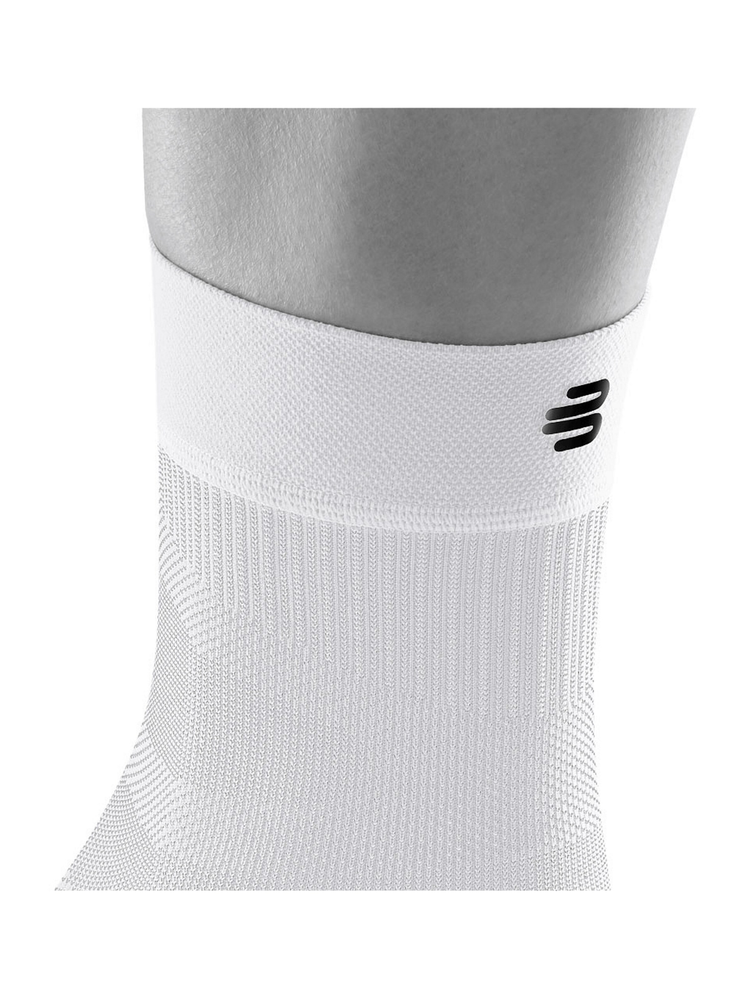 Accesorii de la Bauerfeind pe alb