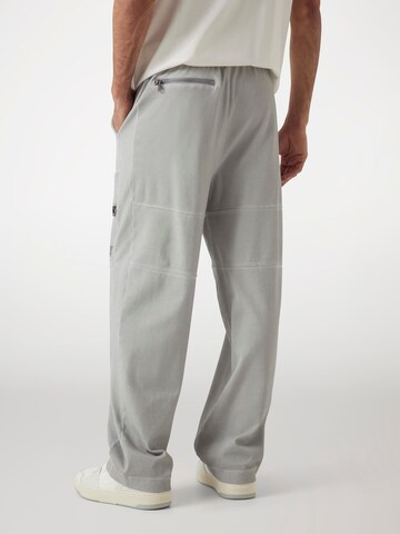 GUESS Wide Leg Hose in Grau