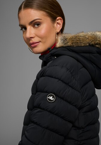 POLARINO Between-Season Jacket in Black