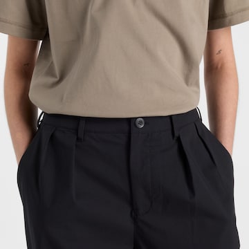 new balance Baggy Bandplooibroek 'Boylston' in Zwart