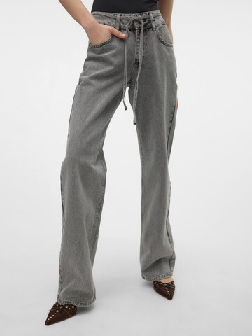 Regular Jean SOMETHINGNEW en gris : devant