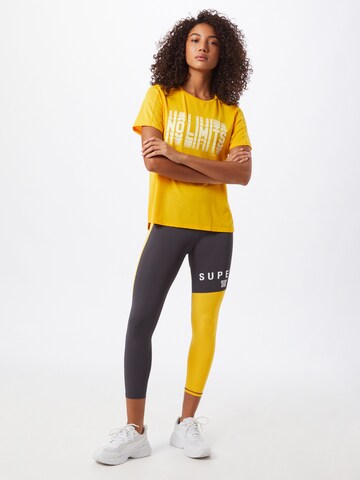 Maglia funzionale 'Tech Touch' di Superdry in giallo