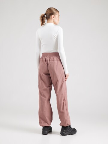 Effilé Pantalon outdoor 'Boundless Adventure Pant-Fig' COLUMBIA en rouge : derrière