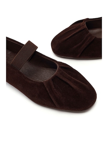 Derimod Ballerina in Brown