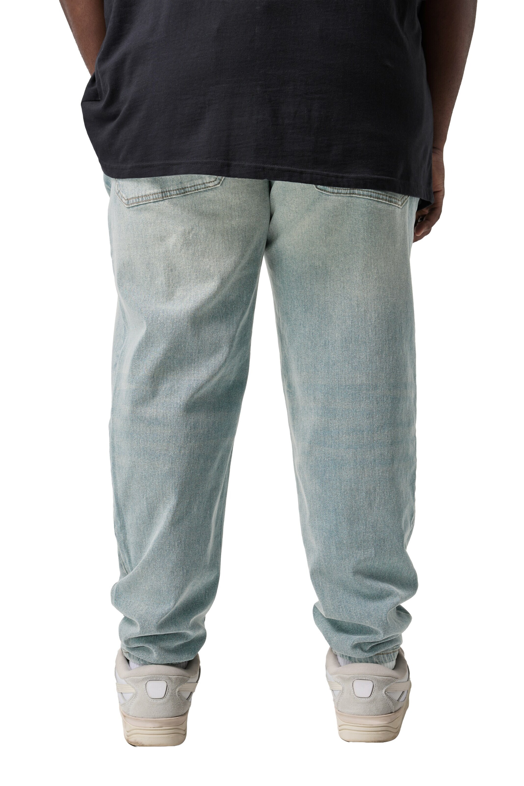 STHUGE Tapered Jeans in Blue