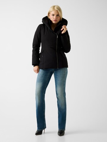 GUESS Jacke in Schwarz