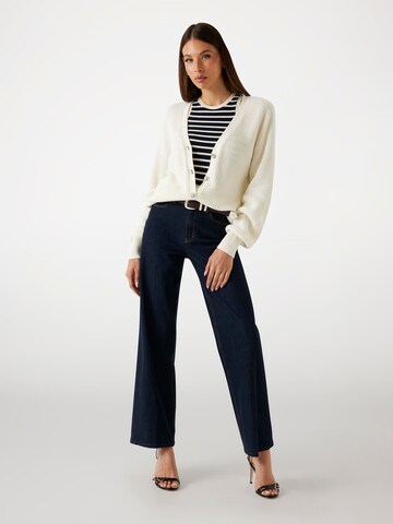 GUESS Strickjacke in Weiß