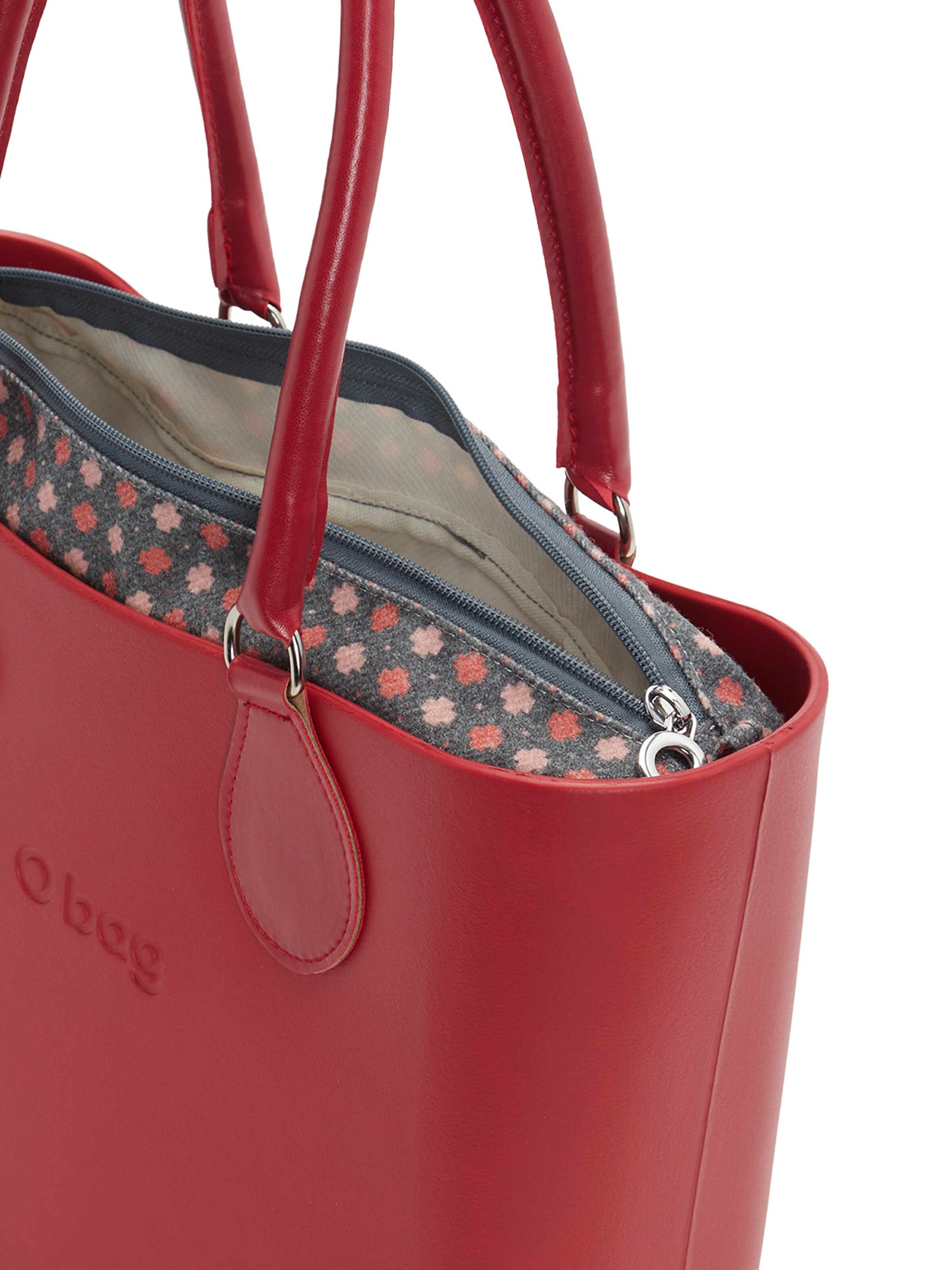 O bag Handbag in Red
