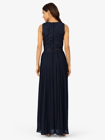 APART Abendkleid im Materialmix aus plastischer Spitze und Chiffon in Blau: Vorderseite