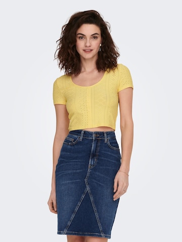 ONLY T-shirt 'Sandra' i gul: framsida