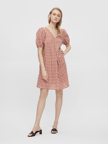 Rochie de vară de la YAS pe roz