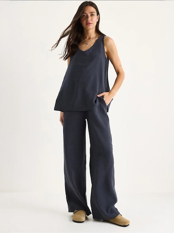 Completo pantalone di Bianco Lucci in grigio: frontale