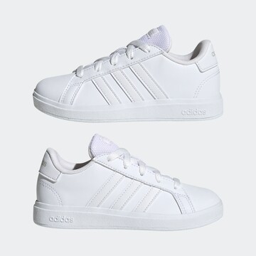 ADIDAS PERFORMANCE Спортивная обувь 'Grand Court 2.0' в Белый