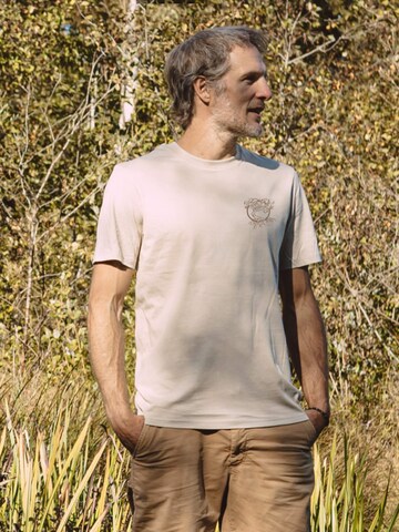 Life-Tree Shirt 'Fairwear Organic Logo Basic Shirt Men Desert Dust Olive'‌ in Beige