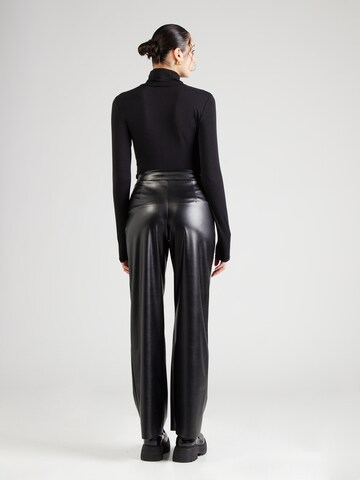 ABOUT YOU Regular Broek 'Monique' in Zwart