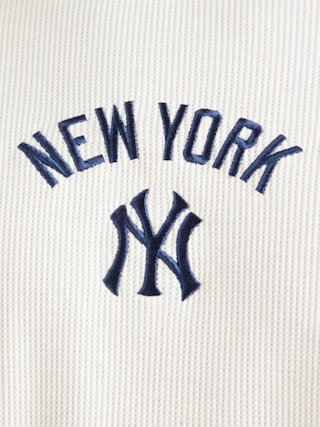 NEW ERA - Camiseta 'NEYYAN' en blanco