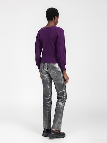 Influencer Sweter w kolorze fioletowy