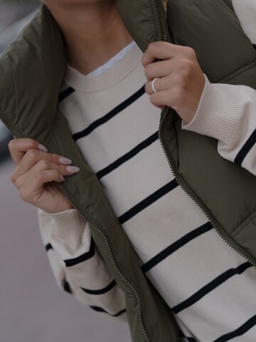 MYLAVIE by Sarah Harrison Vest in Green