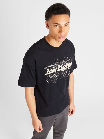 Low Lights Studios - Camiseta 'Hanabi' en negro: frente