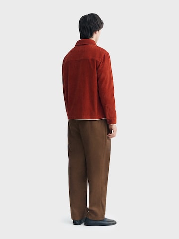Thinking MU Regular Fit Hemd in Braun: Rückseite