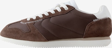 Next Platform trainers 'Forever Comfort®' in Brown: front