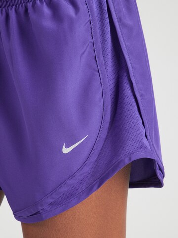 NIKE Regular Urheiluhousut 'Tempo' värissä lila