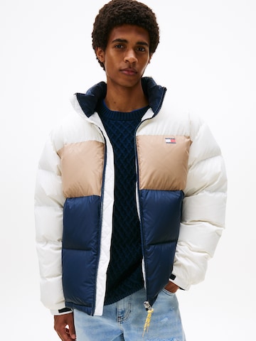 Tommy Jeans Χειμερινό μπουφάν 'ALASKA DOWN' σε μπεζ: μπροστά