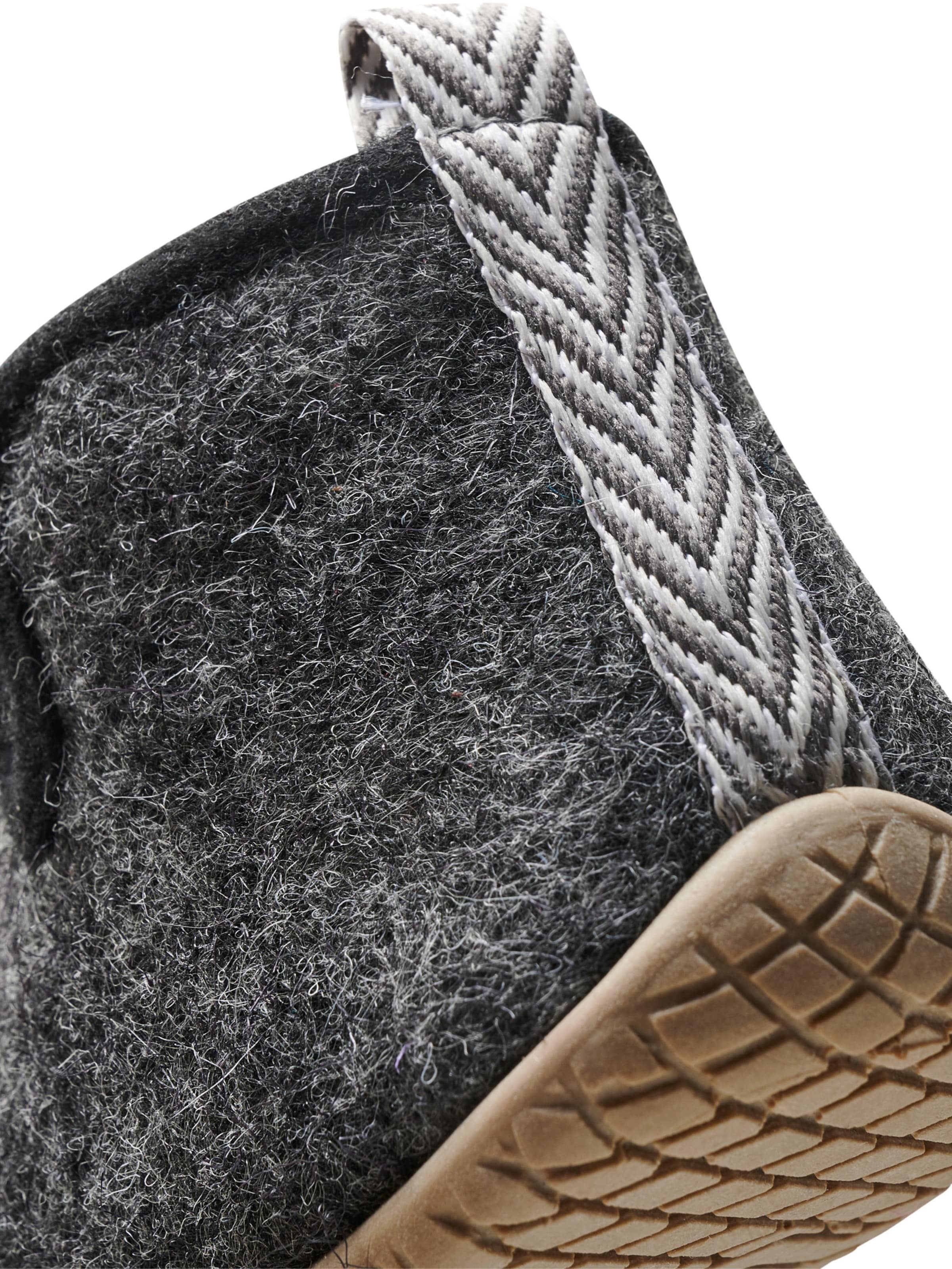 Hummel Slipper in Black