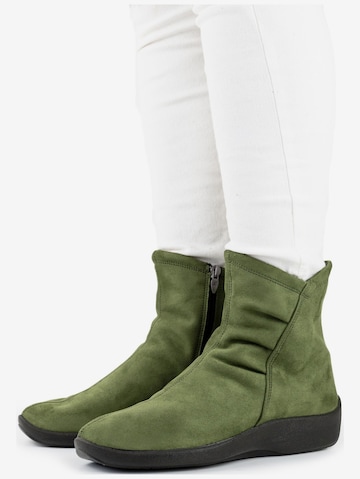 Arcopedico Ankle Boots in Green: front