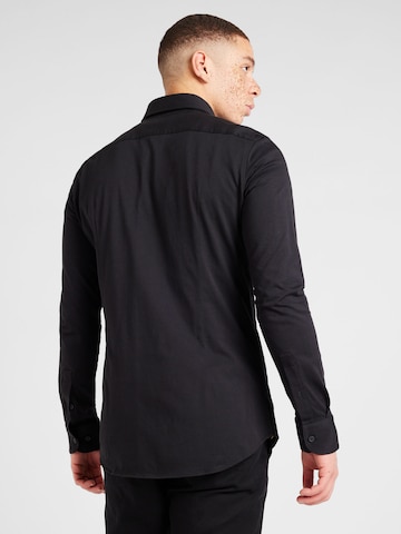 juoda BOSS Priglundantis modelis Marškiniai 'P-HANK'