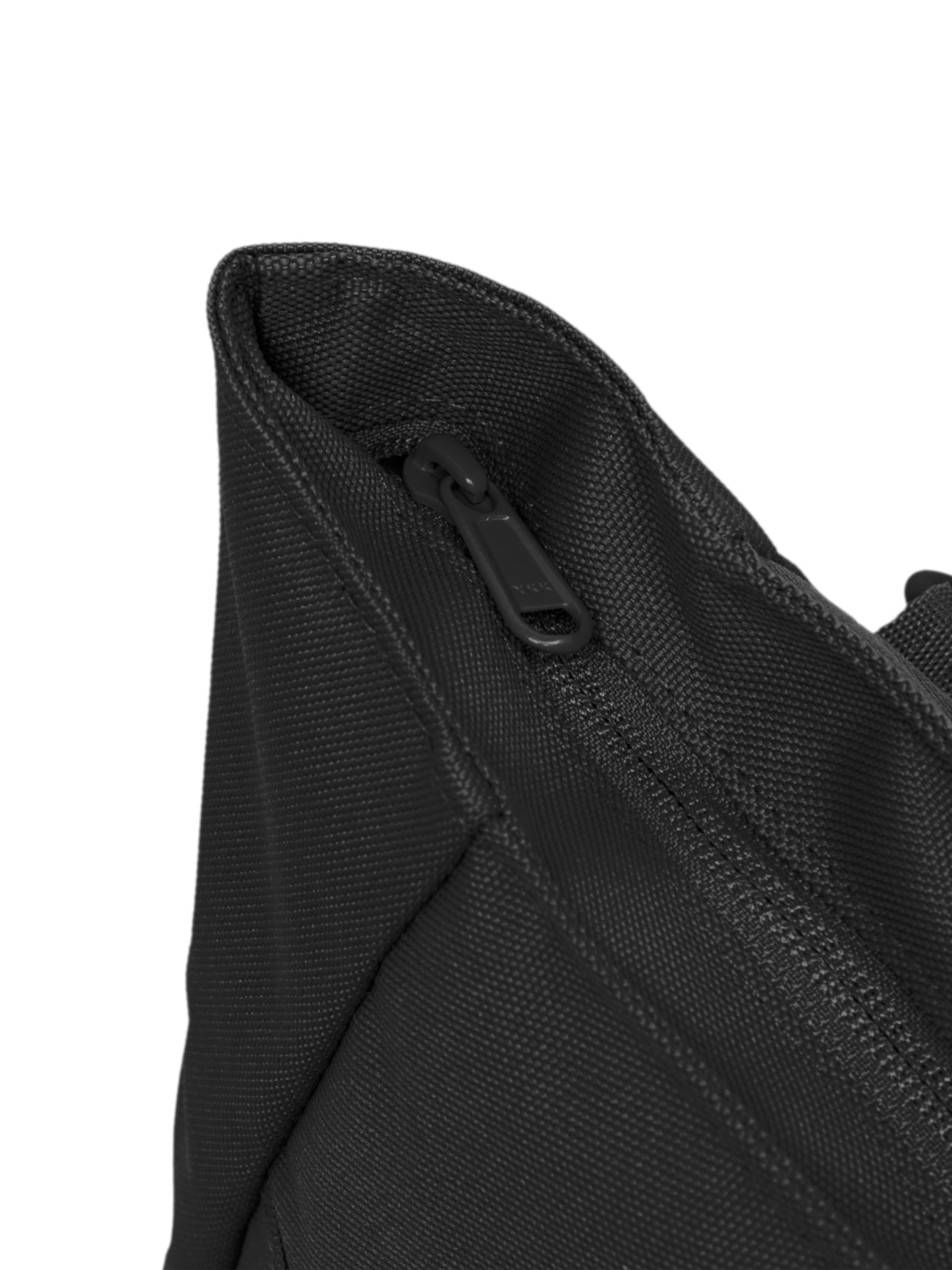 melns Johnny Urban Mugursoma 'Blair'