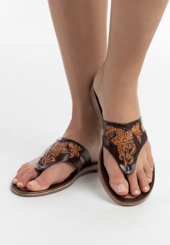 usha FESTIVAL T-bar sandals in Brown