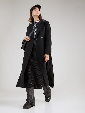 Manteau mi-saison 'Delia' WEEKDAY en noir