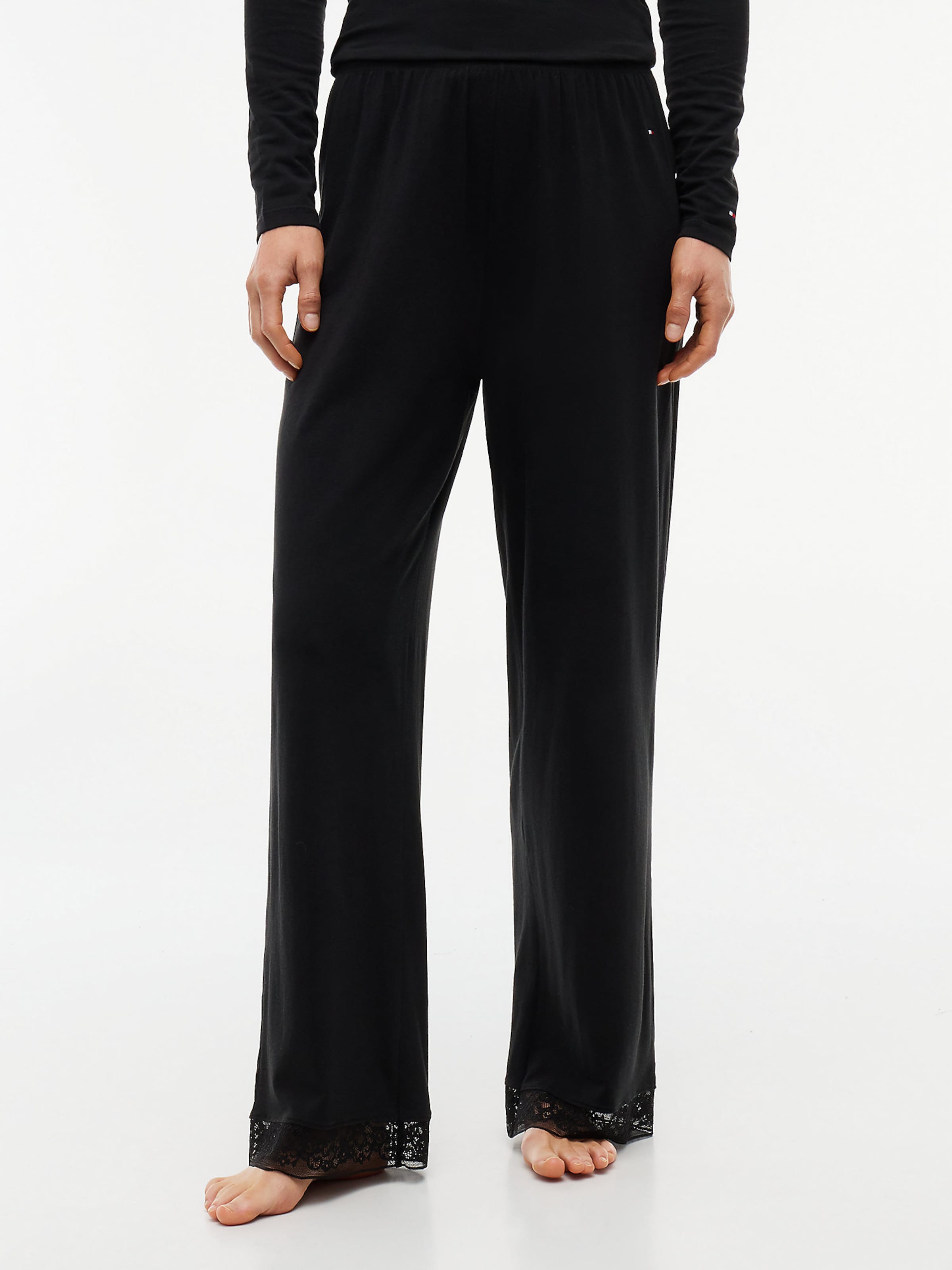 Regular Pantalon TOMMY HILFIGER en noir : devant