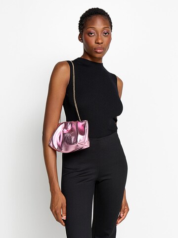 Jerelyn Creado Clutch 'Calabrian Barbie' in Pink: front
