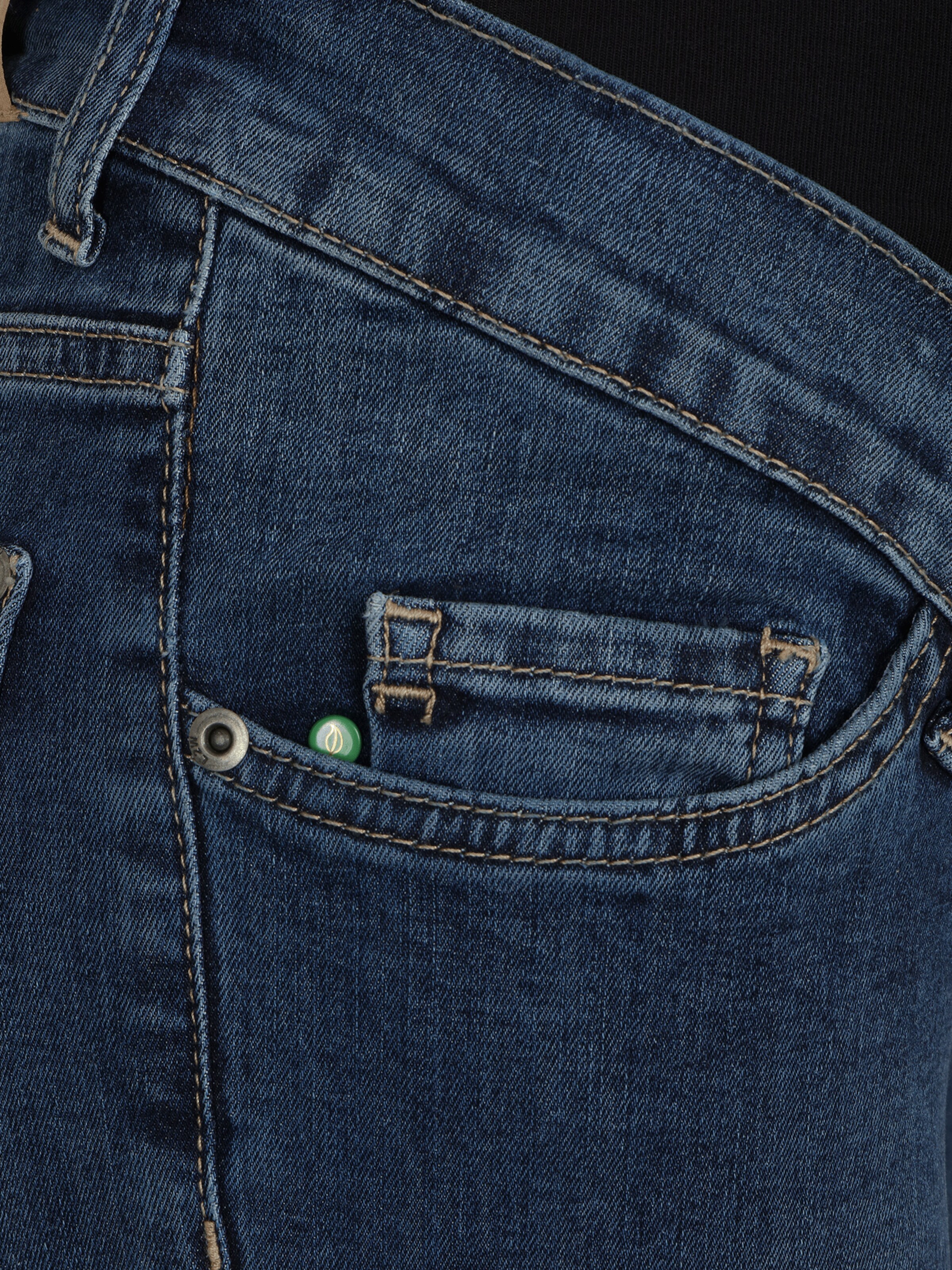 LOVE2WAIT Rozkloszowany krój Jeansy 'Judy' w kolorze niebieski